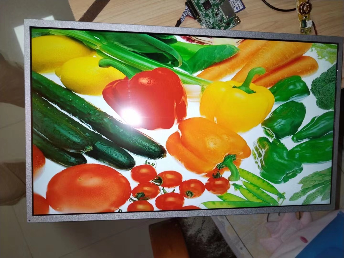 Title: New 21.5-Inch IPS LCD Display: Perfect Specifications to Satisfy Customers